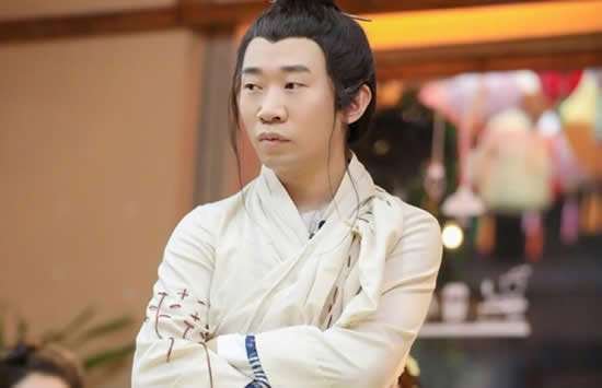 杨迪在综艺中说“你踩我脸上了蒋易”，当时究竟发生了什么？