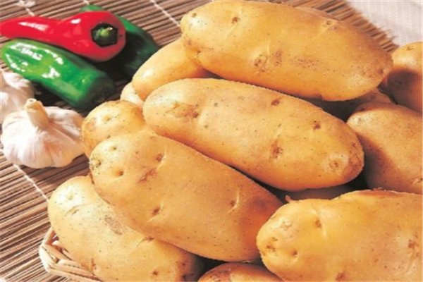 赣州男子学吃冻土豆后拔3颗牙,此男子的心情如何?