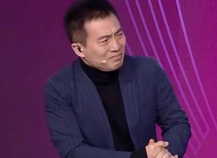 中国女足亚洲杯夺冠,黄健翔和徐阳在演播厅哭了,他们为何会有这样的反应?