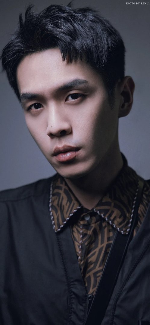 李纯吐槽张若昀无效撑伞,张若昀还有过哪些搞怪的行为?