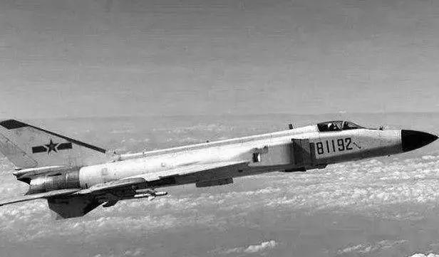 王伟墓前留信的交大学生找到了，他和王伟有哪些交集？