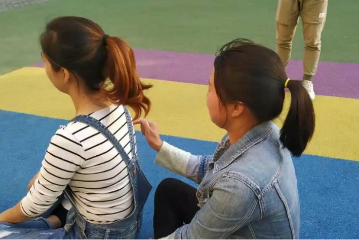 适合老师与老师之间玩的游戏