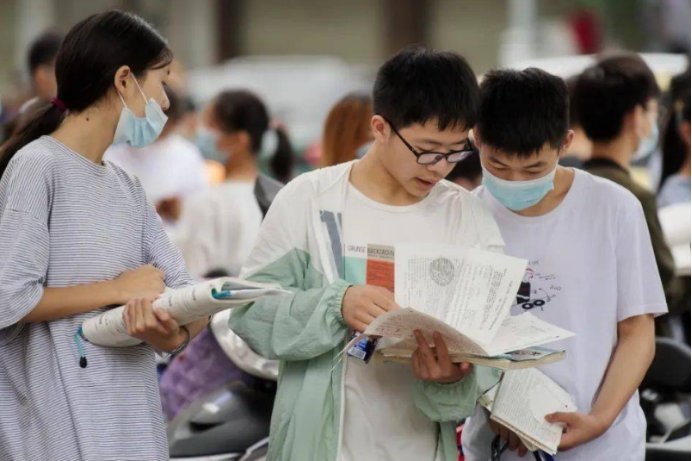 高考和中考哪个重要