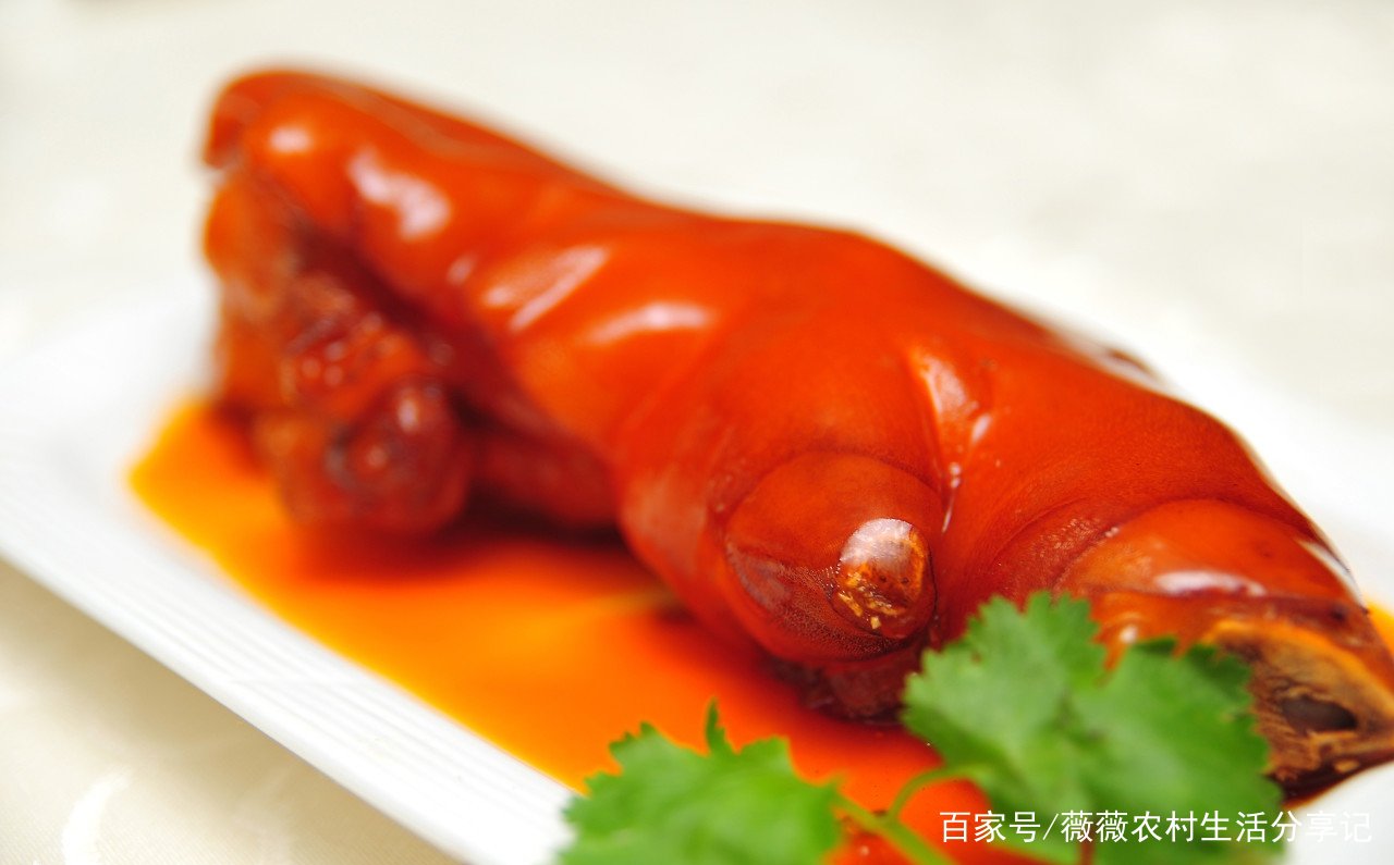 猪蹄髈上的皮，到底是胶原蛋白还是脂肪呢？