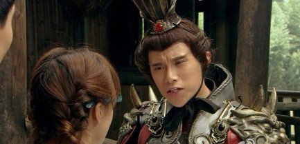 爱情公寓3第16集中这个吕布是谁演的.上图