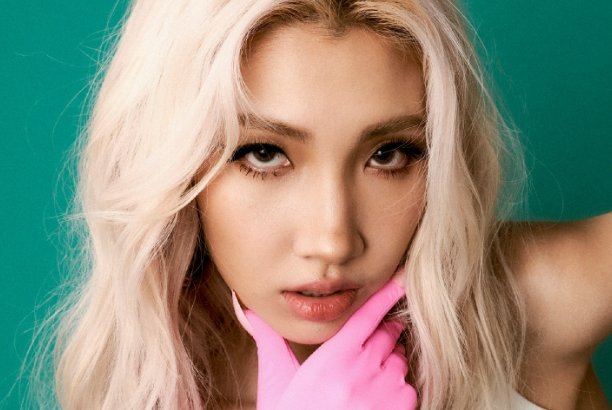 王嘉尔的经纪人是谁？