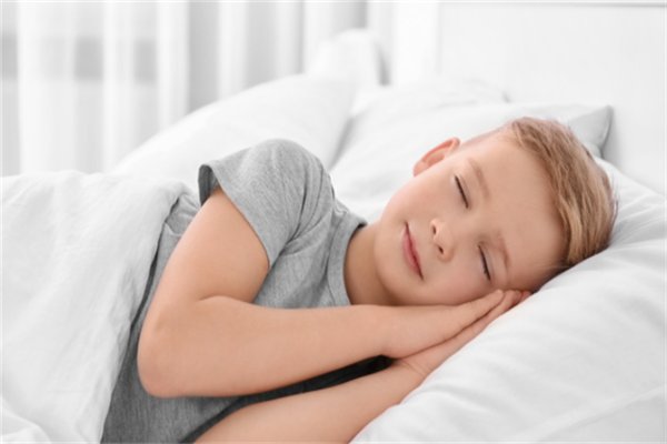 晚上开灯睡觉对身体好不好？如何才能一觉睡到天亮？