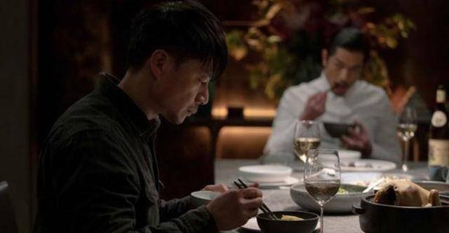 电影《秘密访客》到底讲了个什么故事？