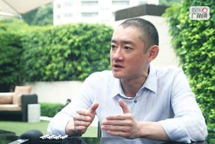 “京城四少”汪雨久违现身，携儿子拜祭父母称不能忘记养育之恩，你怎么看？