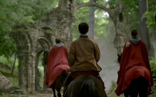 为什么现在美剧梅林传奇第一季国语在网上搜索不到?