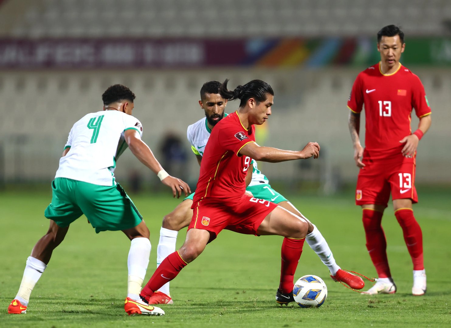 黄健翔拒绝解说国足打沙特，这背后的原因是什么？