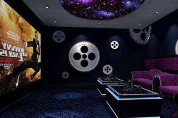 私人影院 有没有摄像头 情侣可以那啥吗？