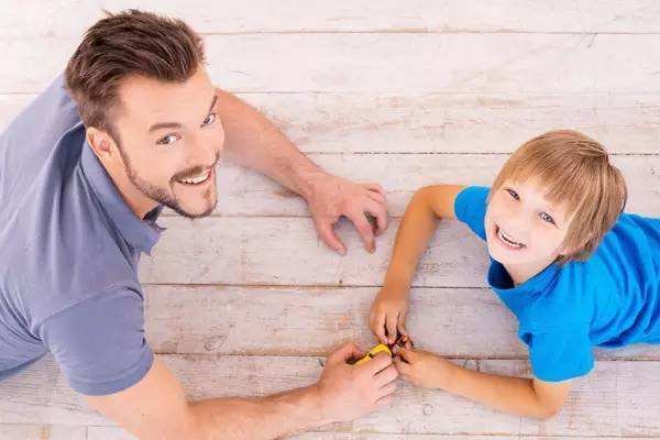 妈妈疼爱妹妹我心里不平衡怎么办？离家出走合适吗？