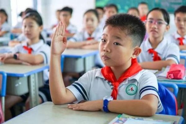 一头牛一只虾打一成语