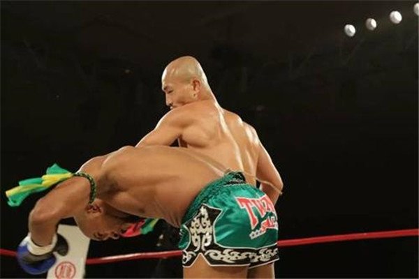 如果让播求跟柳海龙打一场,两个人谁的胜率会更高?