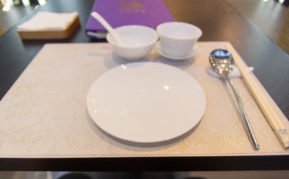 关于保持吃饭后保持桌面干净的标语