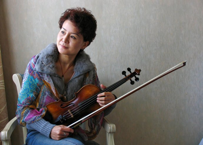 颜洁的个人简介