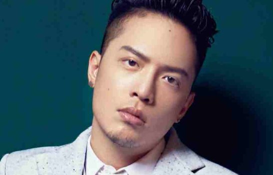 王嘉尔的经纪人是谁？