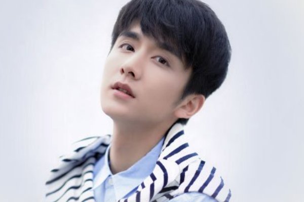 张新成身高有180吗