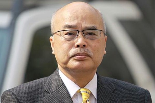 风云对话的主持人是谁