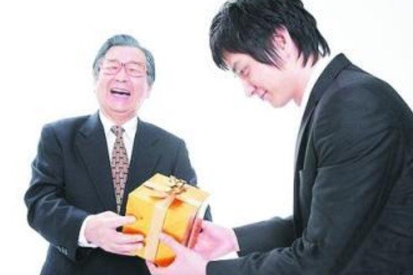 如何感谢老板发的过节福利？