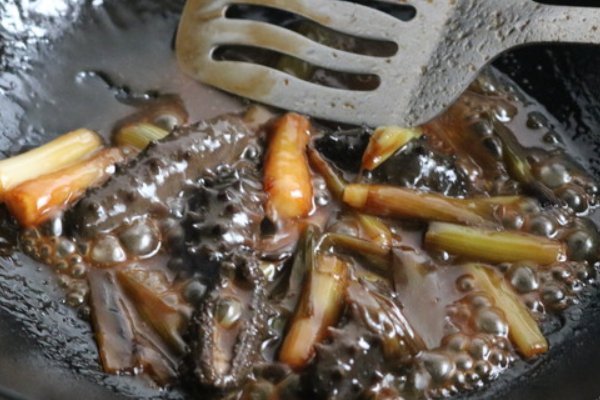 葱烧海参的正宗做法?