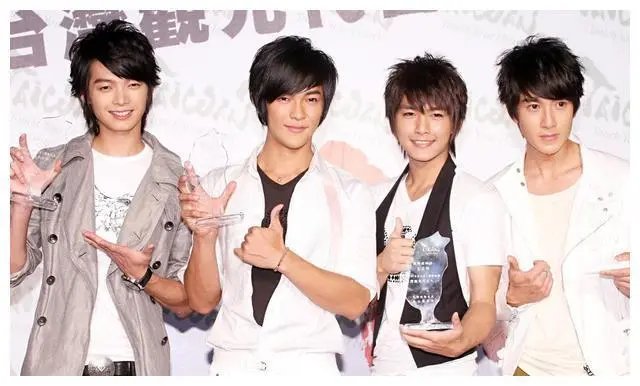 炎亚纶是个怎样的人？为何他与飞轮海其他三人的关系都不好呢？