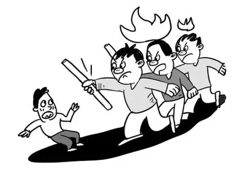 云南女子被12人轮流棒击暴打，施暴者究竟是何人？