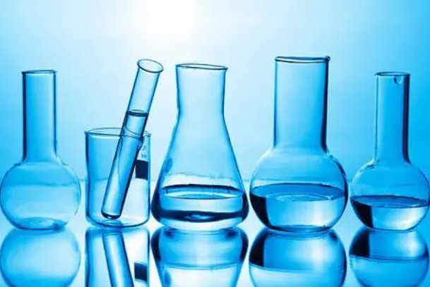 遇水发生剧烈反应容易产生爆炸或燃烧的化学品是?