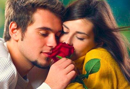 男人对小女人动心有什么表现？