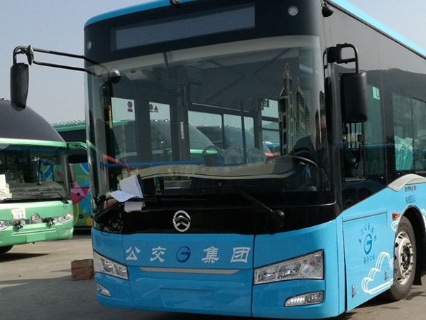 公交车被进入的说说