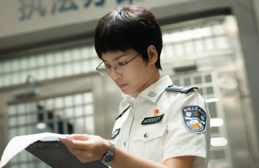 刘涛喊话《开端》杜劲松准备药检，两人在剧中饰演的是怎样的角色？