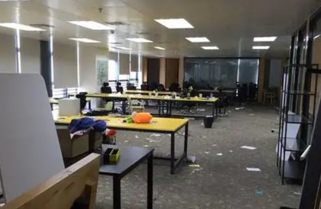 人去楼空出自哪首诗