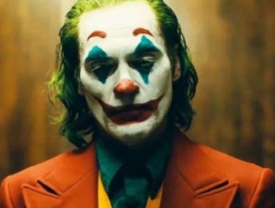 为什么《小丑》这部电影在美国被抵制上映？