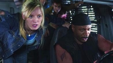 找一部美国丧尸电影，最后好像是一群主角逃到了岛上，可是岛上全是僵