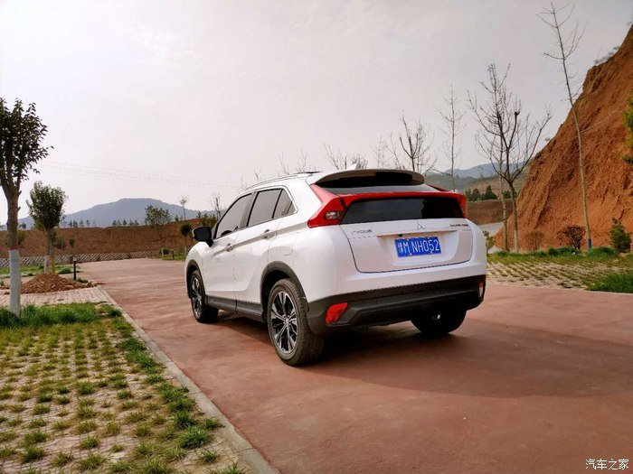 在春暖花开之际,奔你而来,有你,有我,有奕歌