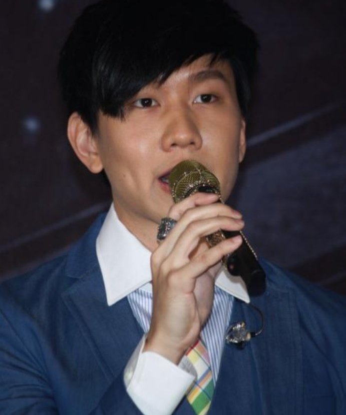 不懂爱恨情仇煎熬的我们是什么歌，什么歌曲的歌词