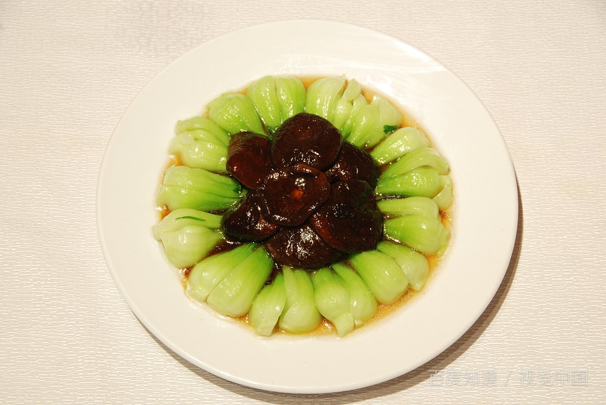 请问：长街宴“云南八个菜”528元事件引发的问题