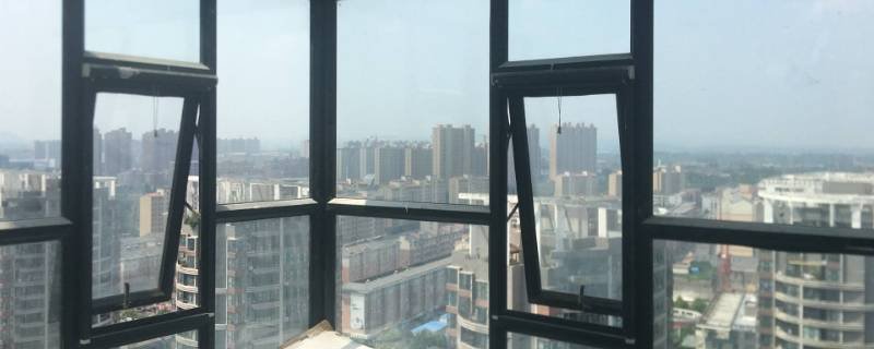 台风窗户关紧还是留缝