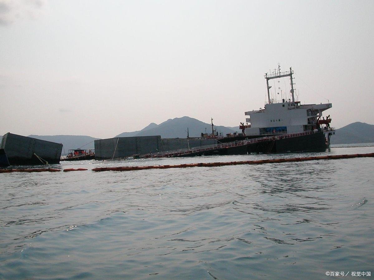 外国海上发生一起沉船事故，有失踪人口，具体情况如何？