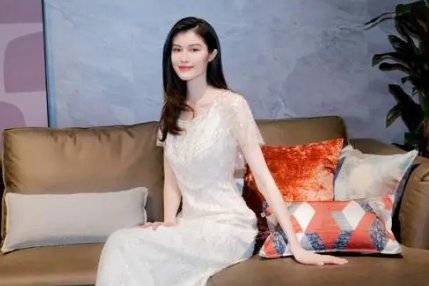 何穗结过婚吗？