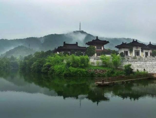 安徽被忽视的山峰，李白为此写下名诗，被称为“江南诗山”，哪座山峰呢？