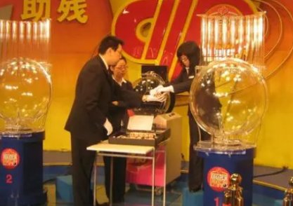 双色球第61期 中奖号码是什么？