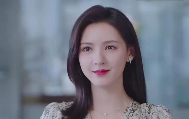 《夜色暗涌时》播出，这部剧讲述的剧情是什么？