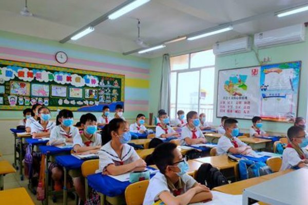 一头牛一只虾打一成语