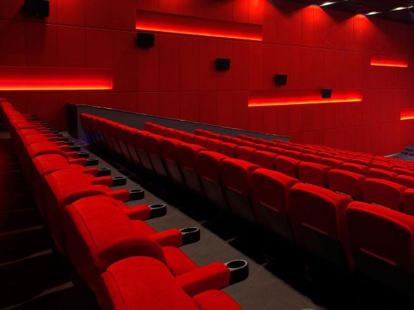 为什么电影院座位是红色