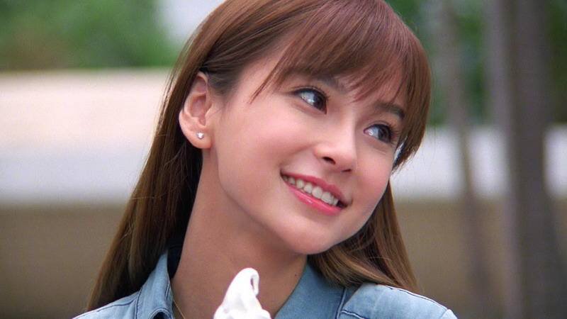 你在学校会不会根据一个人的成绩决定和不和他交朋友，为什么？