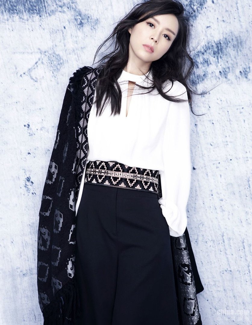 万有引力床戏是谁主演的