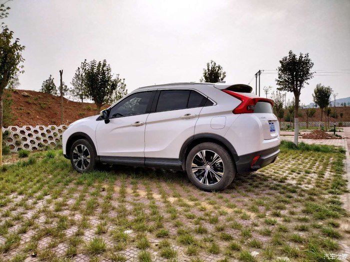 在春暖花开之际,奔你而来,有你,有我,有奕歌