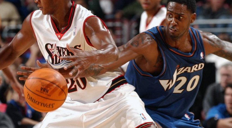 从对手腋下掏球算侵犯圆柱体吗？